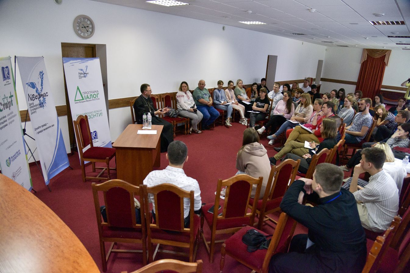 The "Restart" participants and Basil Losten Dialogue Fellows met Catholic Bishop Volodymyr Hrutsa.