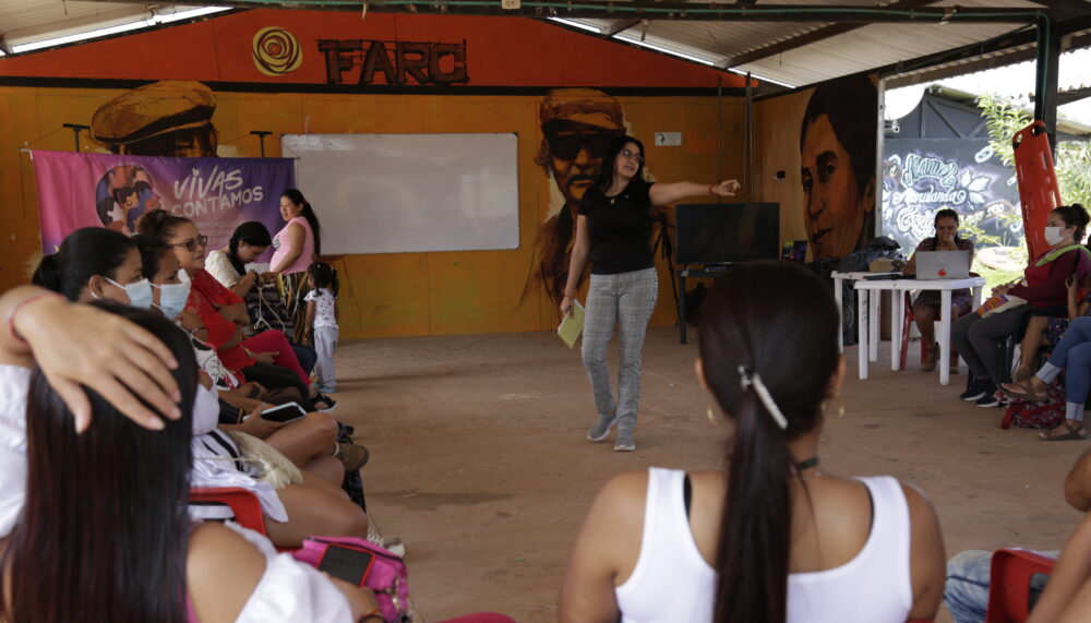 Ex-combatants from Colombia, El Salvador and Guatemala meet to share challenges and lessons learnt about political, social and economic reintegration.